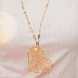 Cadena Larga de Eslabones con Dije de Corazón de Atrapa Sueños - Dorado